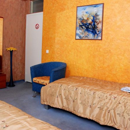 Guest House Lt Каунас Екстер'єр фото